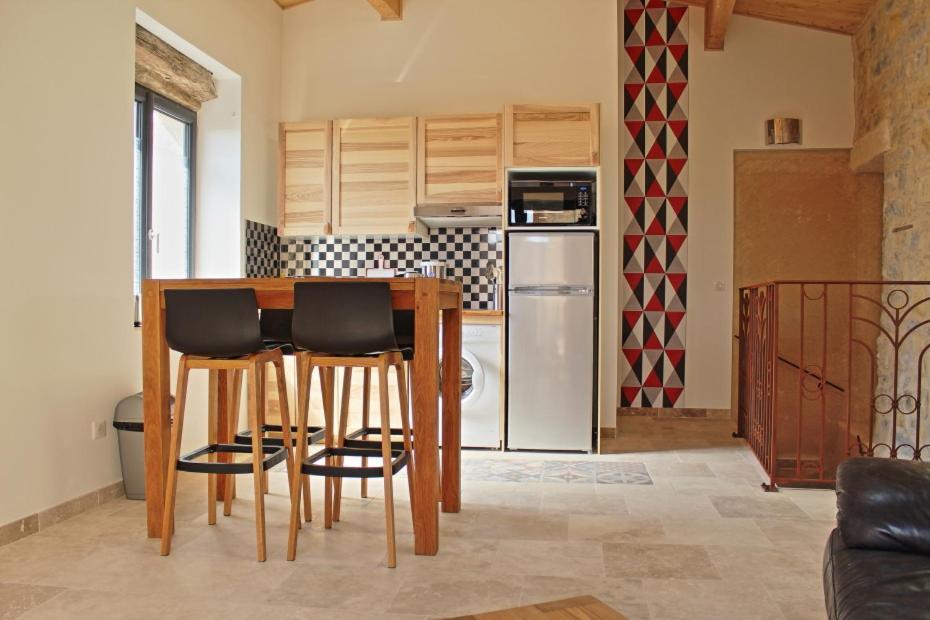 Holiday home La Tour De Crieulon Saint-Jean-de-Crieulon